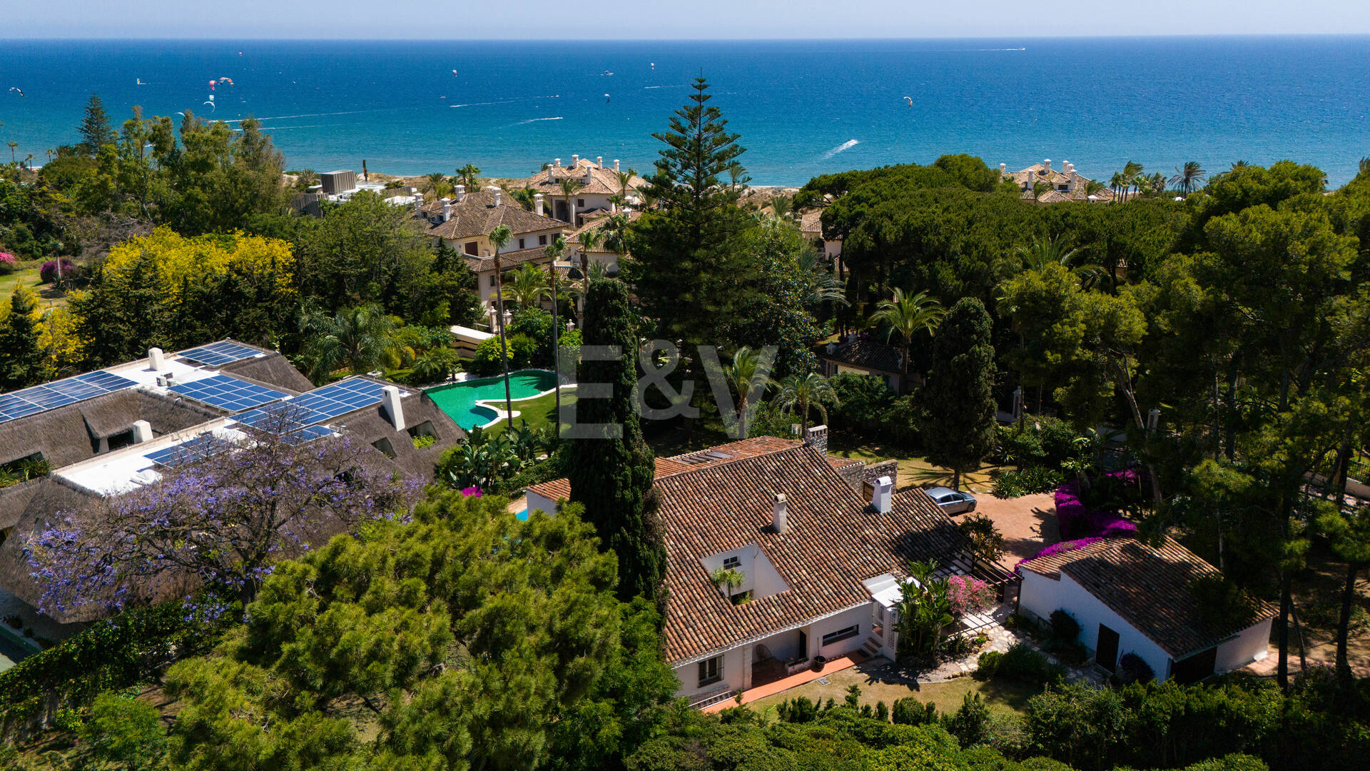 Possibilité d'investissement 200m de la plage, Grand Terrain avec Villa à Reserva de los Monteros