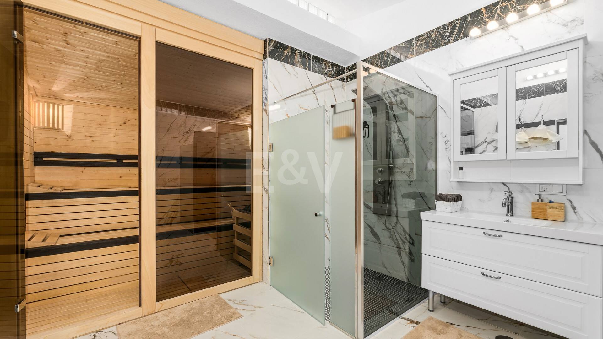 Possibilité d'investissement 200m de la plage, Grand Terrain avec Villa à Reserva de los Monteros