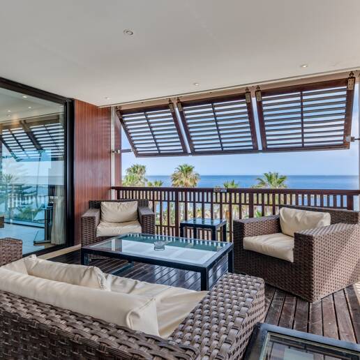 Große Investitionsmöglichkeit in Puerto Banús: 2 Apartments & 1 Penthouse
