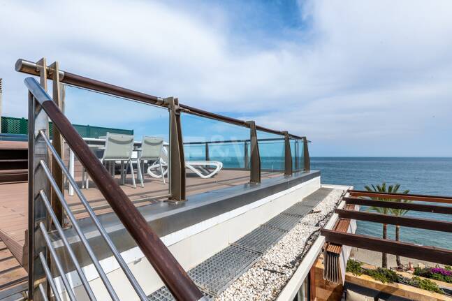 Stor investeringsmöjlighet i Puerto Banús: 2 lyxlägenheter & 1 Penthouse