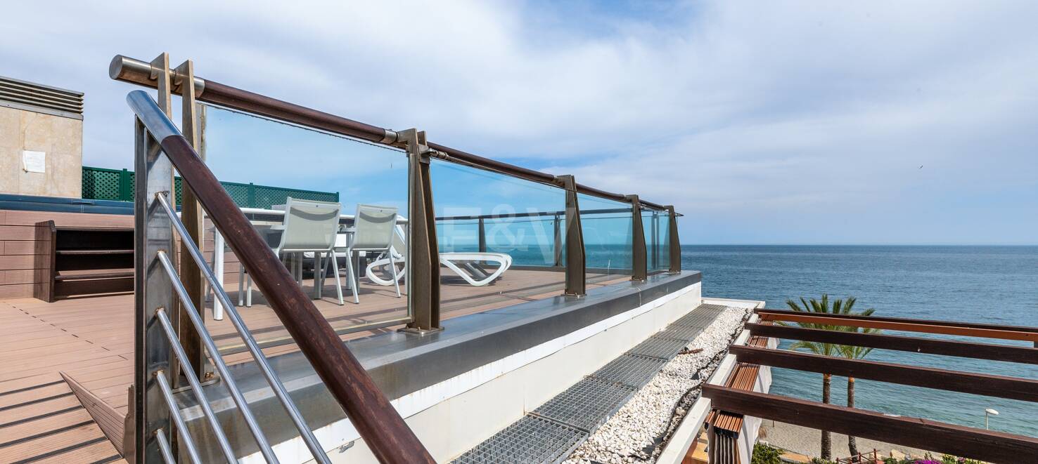 Große Investitionsmöglichkeit in Puerto Banús: 2 Apartments & 1 Penthouse