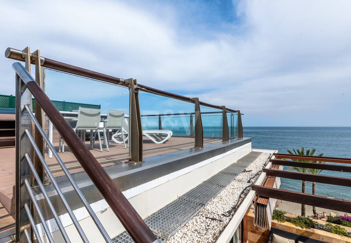 Stor investeringsmöjlighet i Puerto Banús: 2 lyxlägenheter & 1 Penthouse