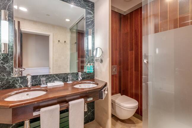 Stor investeringsmöjlighet i Puerto Banús: 2 lyxlägenheter & 1 Penthouse