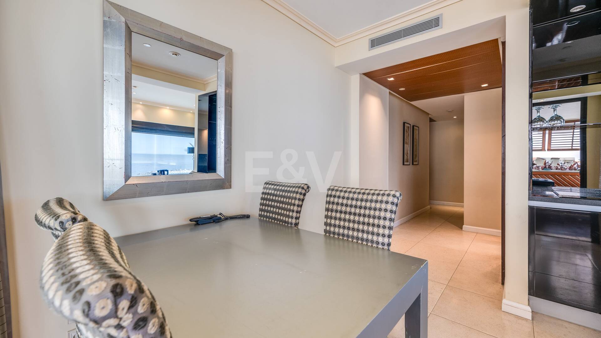 Große Investitionsmöglichkeit in Puerto Banús: 2 Apartments & 1 Penthouse