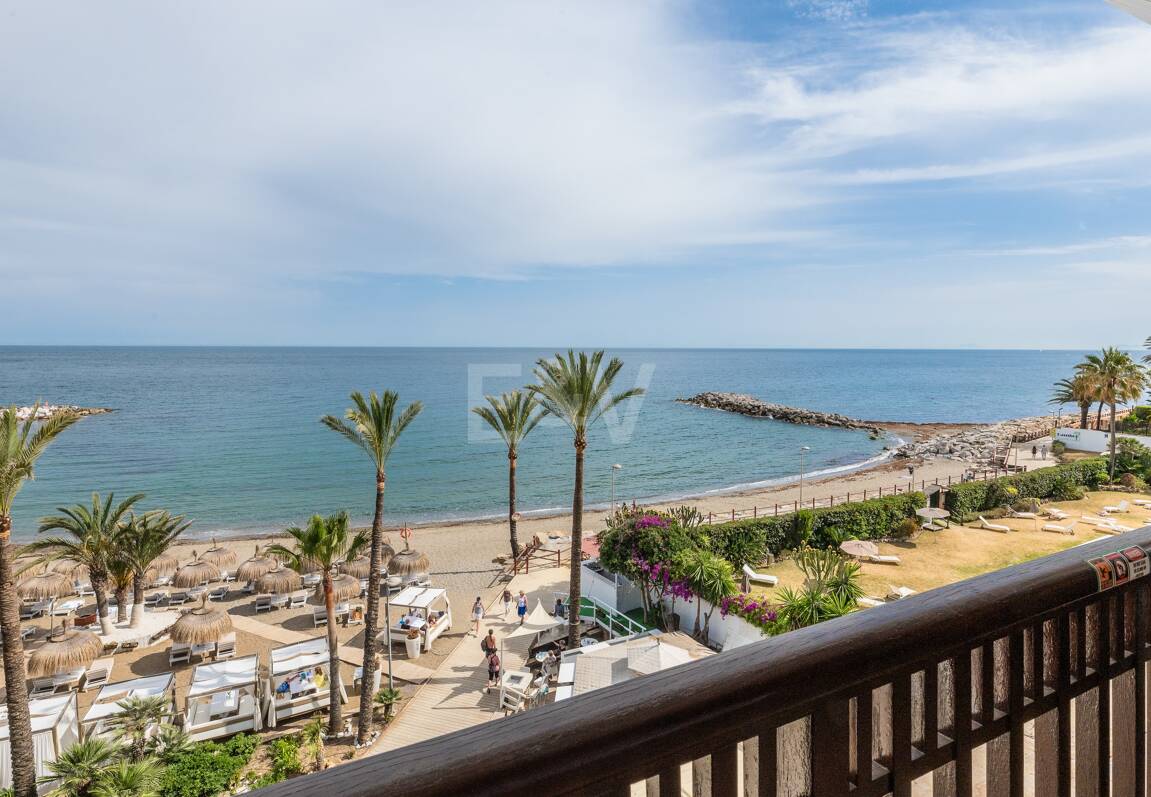 Stor investeringsmöjlighet i Puerto Banús: 2 lyxlägenheter & 1 Penthouse