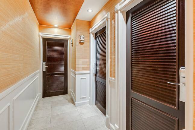 Stor investeringsmöjlighet i Puerto Banús: 2 lyxlägenheter & 1 Penthouse