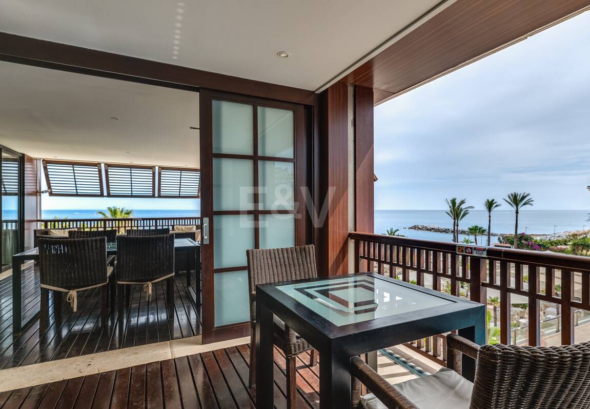 Stor investeringsmöjlighet i Puerto Banús: 2 lyxlägenheter & 1 Penthouse