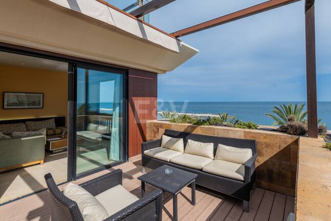 Stor investeringsmöjlighet i Puerto Banús: 2 lyxlägenheter & 1 Penthouse