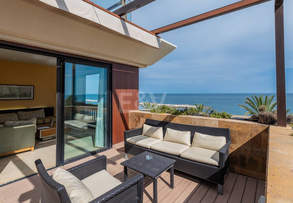 Stor investeringsmöjlighet i Puerto Banús: 2 lyxlägenheter & 1 Penthouse