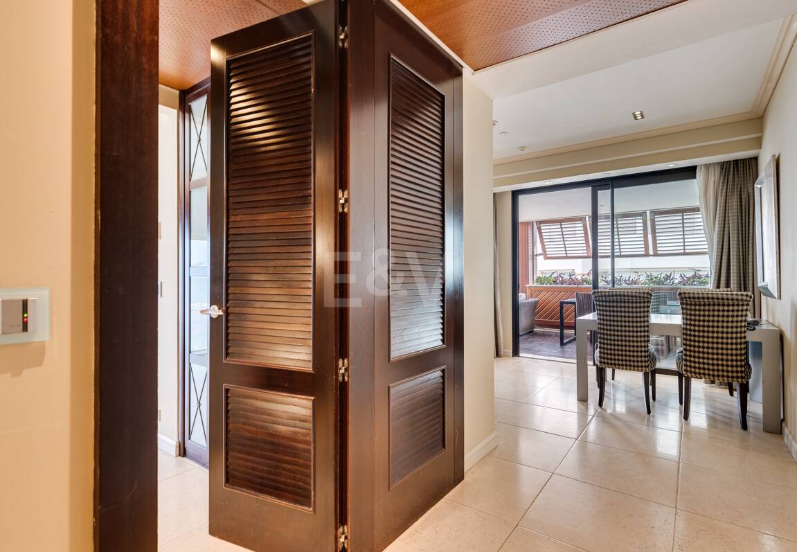 Stor investeringsmöjlighet i Puerto Banús: 2 lyxlägenheter & 1 Penthouse