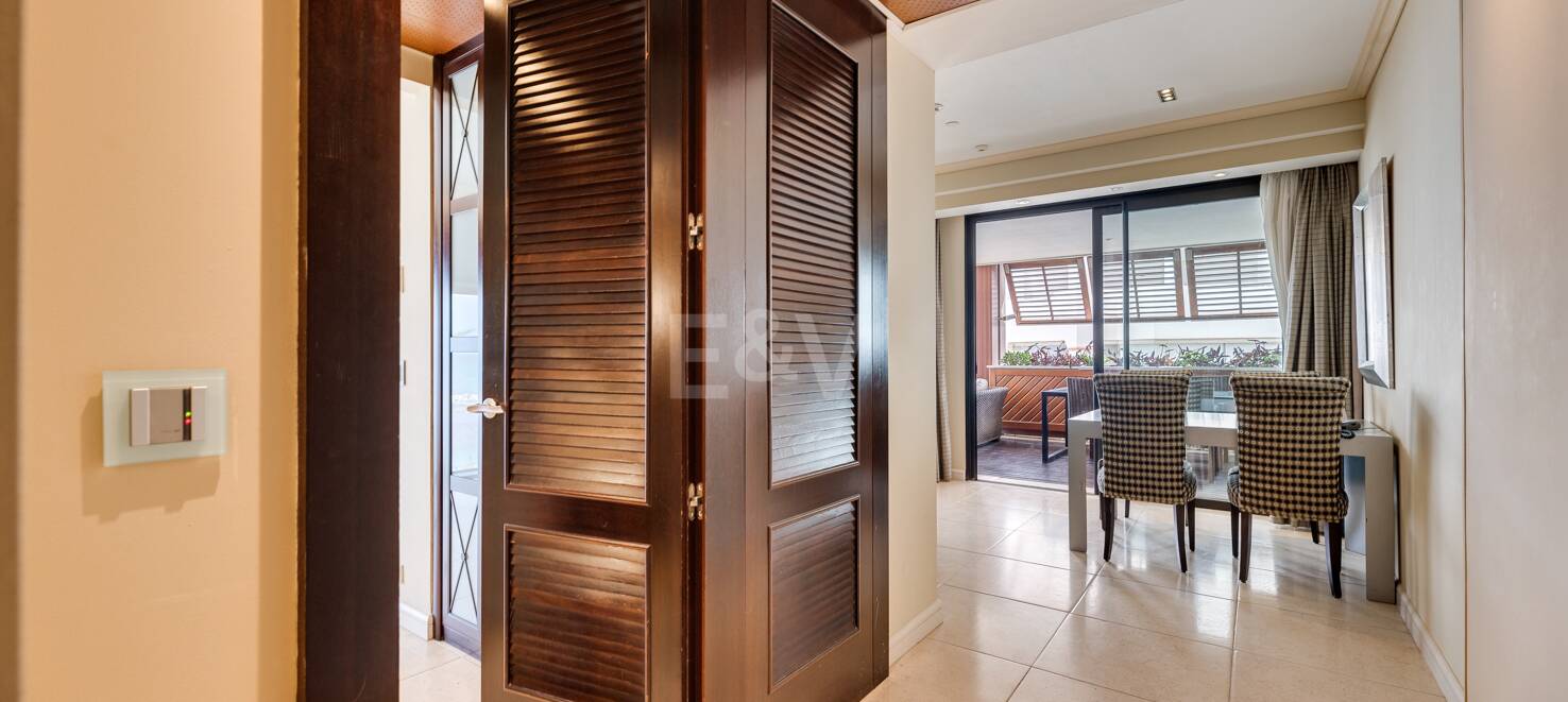 Große Investitionsmöglichkeit in Puerto Banús: 2 Apartments & 1 Penthouse