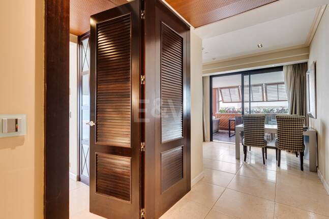 Stor investeringsmöjlighet i Puerto Banús: 2 lyxlägenheter & 1 Penthouse