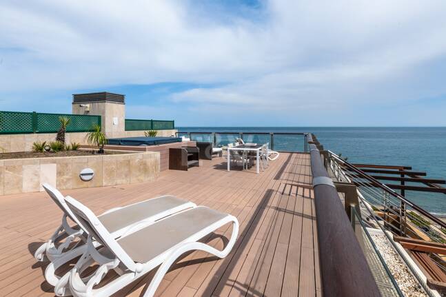 Stor investeringsmöjlighet i Puerto Banús: 2 lyxlägenheter & 1 Penthouse