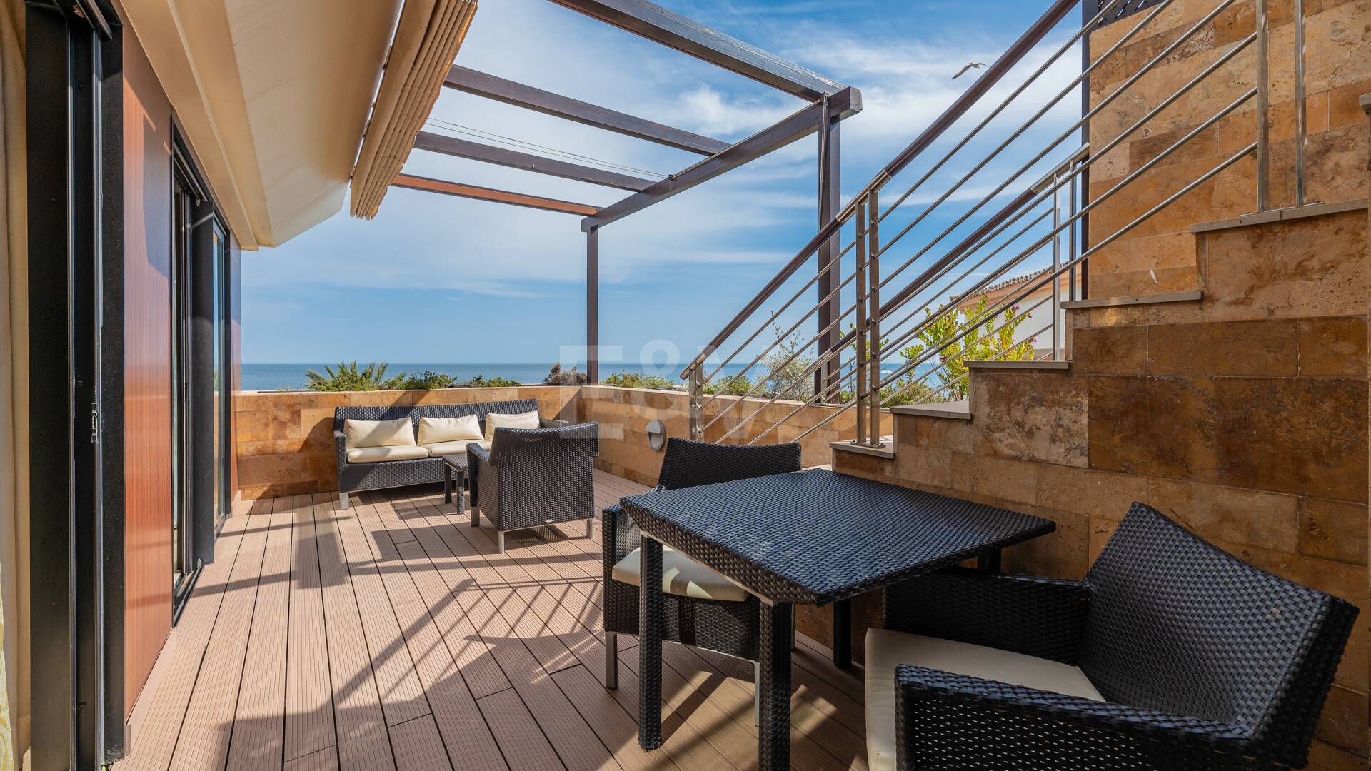 Stor investeringsmöjlighet i Puerto Banús: 2 lyxlägenheter & 1 Penthouse