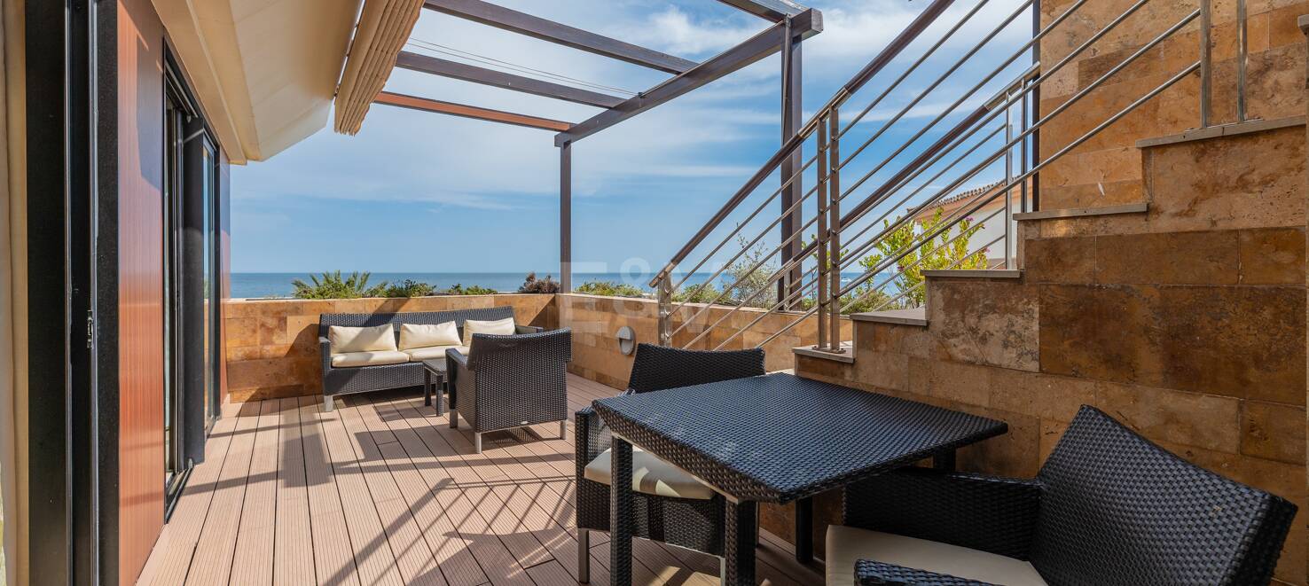 Große Investitionsmöglichkeit in Puerto Banús: 2 Apartments & 1 Penthouse