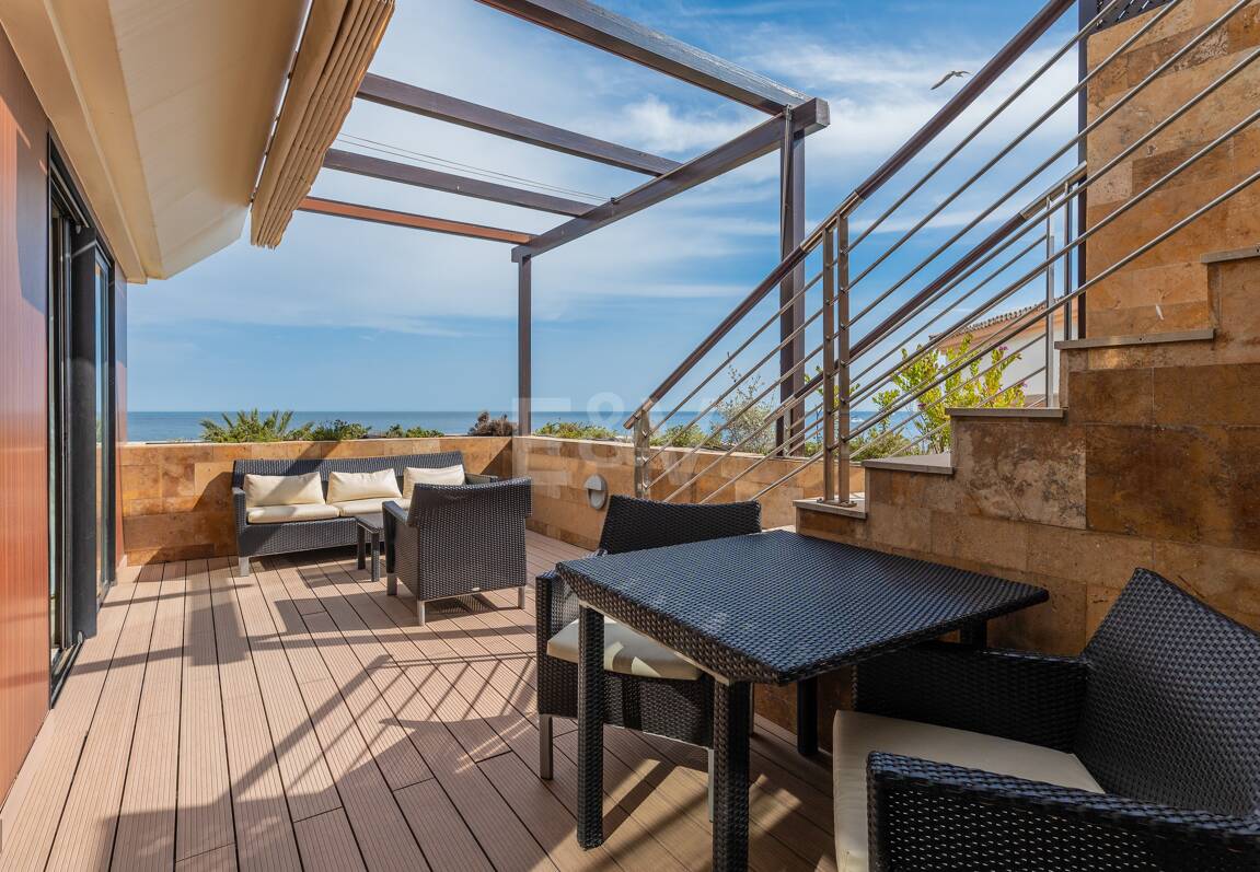 Stor investeringsmöjlighet i Puerto Banús: 2 lyxlägenheter & 1 Penthouse