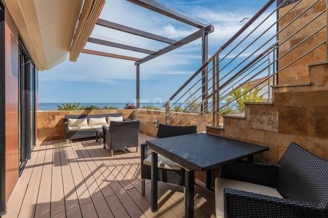 Stor investeringsmöjlighet i Puerto Banús: 2 lyxlägenheter & 1 Penthouse