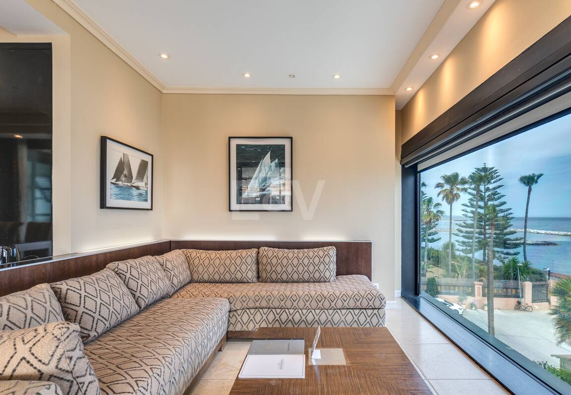 Stor investeringsmöjlighet i Puerto Banús: 2 lyxlägenheter & 1 Penthouse