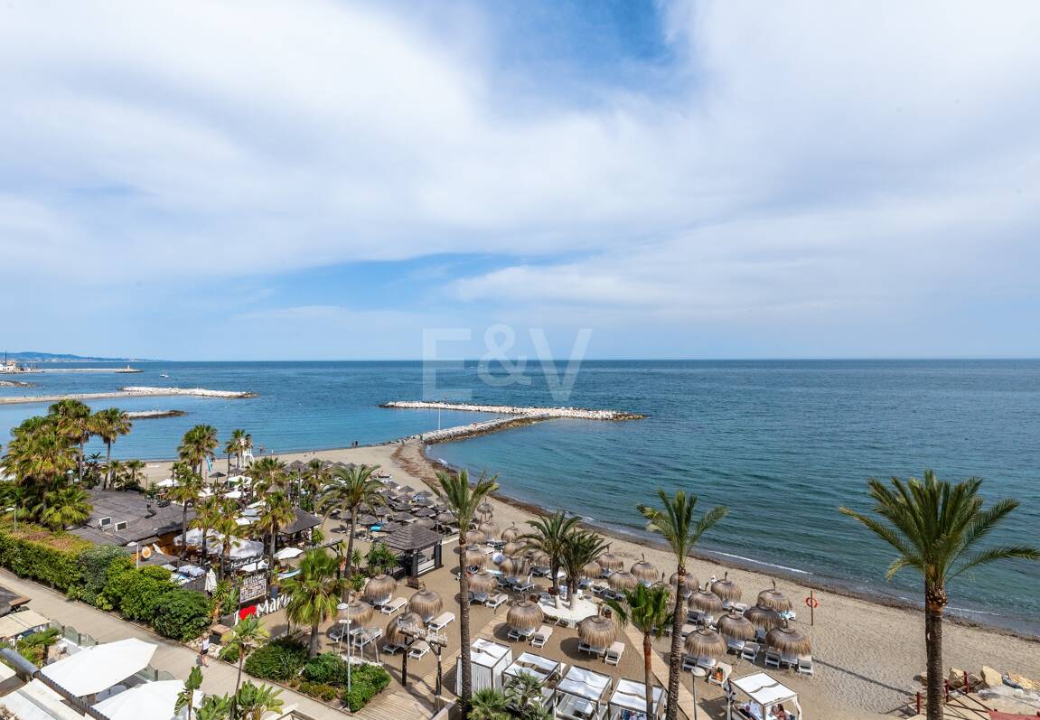 Stor investeringsmöjlighet i Puerto Banús: 2 lyxlägenheter & 1 Penthouse