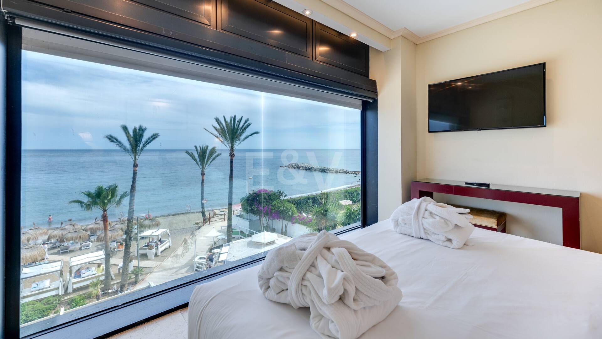 Stor investeringsmöjlighet i Puerto Banús: 2 lyxlägenheter & 1 Penthouse