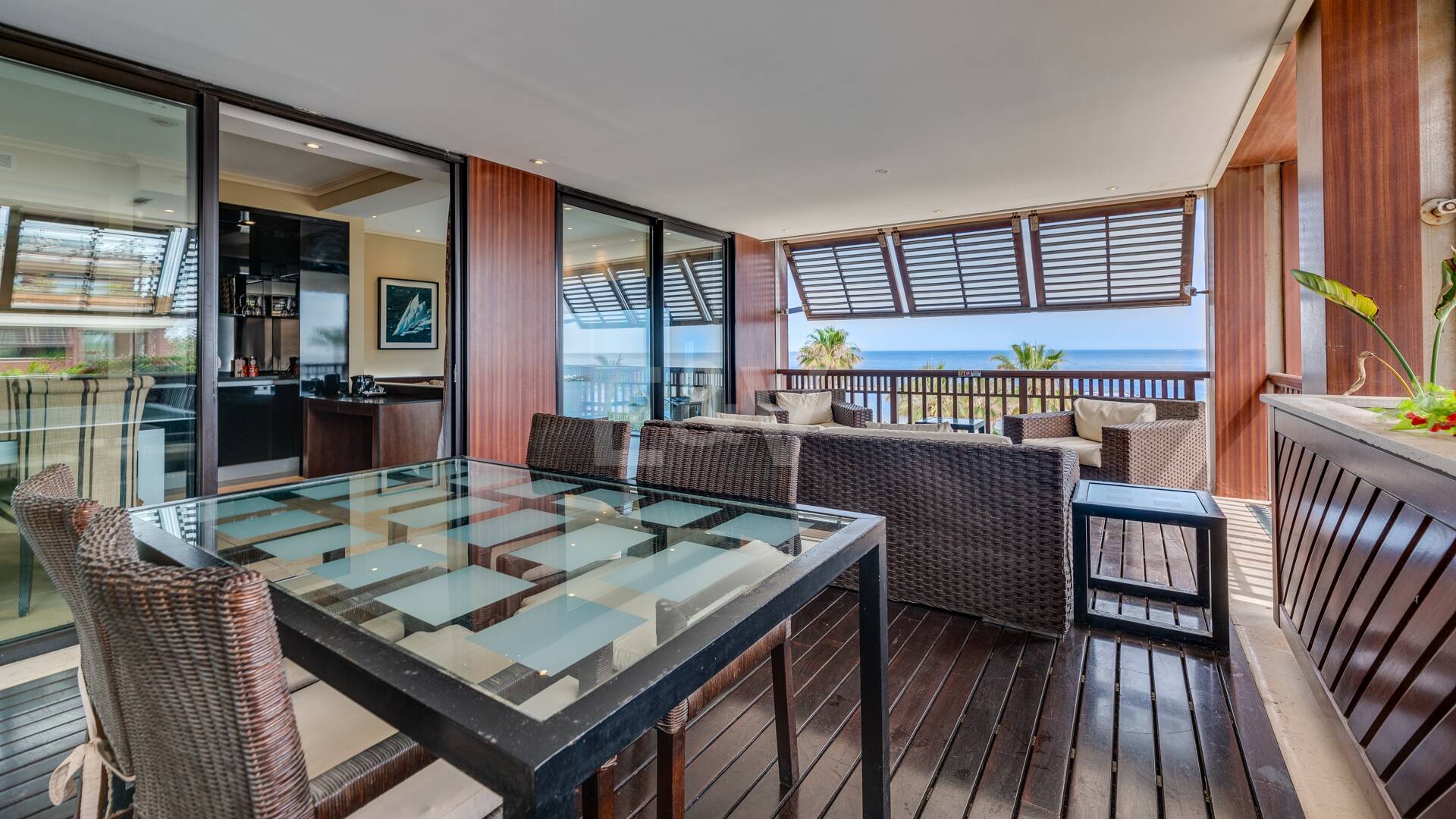 Stor investeringsmöjlighet i Puerto Banús: 2 lyxlägenheter & 1 Penthouse