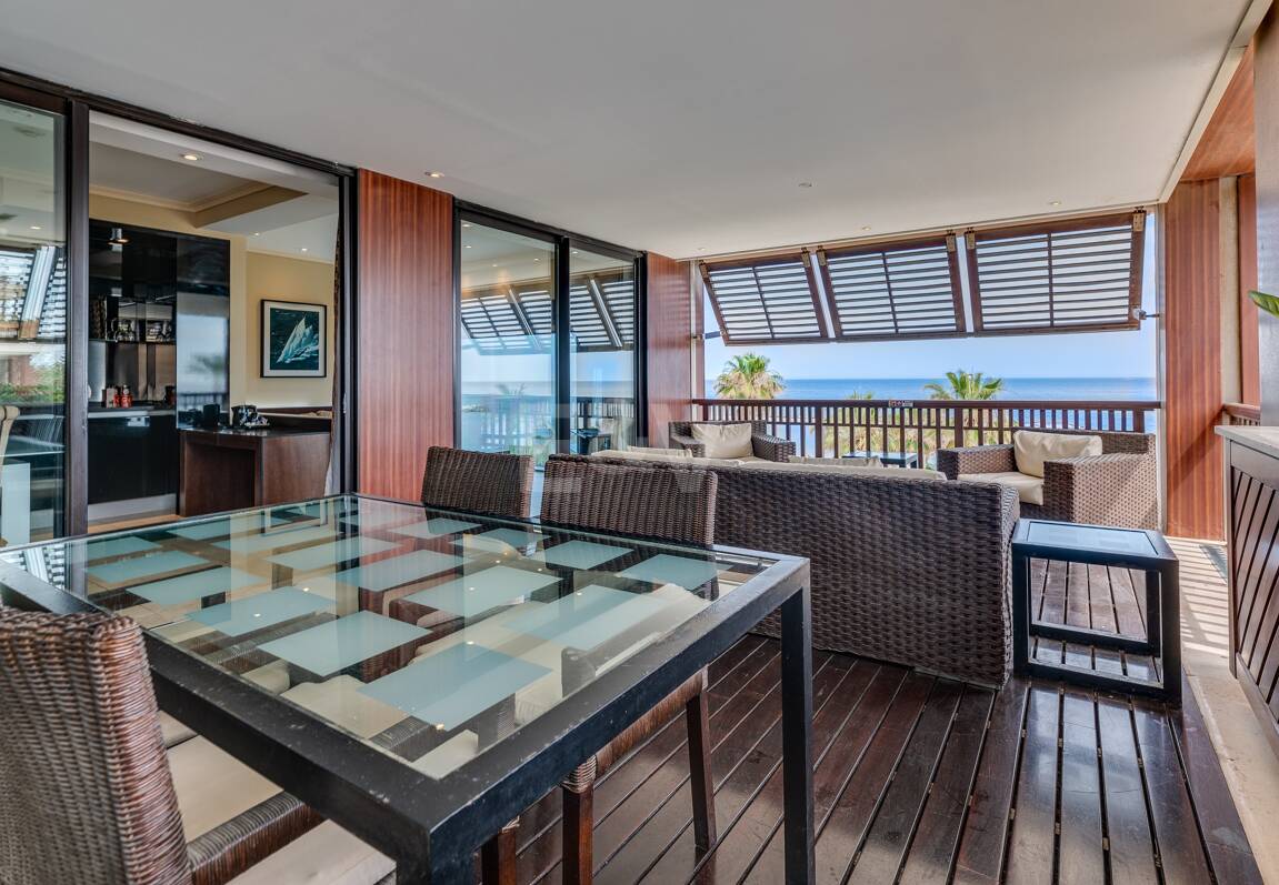 Stor investeringsmöjlighet i Puerto Banús: 2 lyxlägenheter & 1 Penthouse