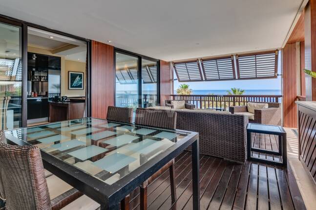 Stor investeringsmöjlighet i Puerto Banús: 2 lyxlägenheter & 1 Penthouse