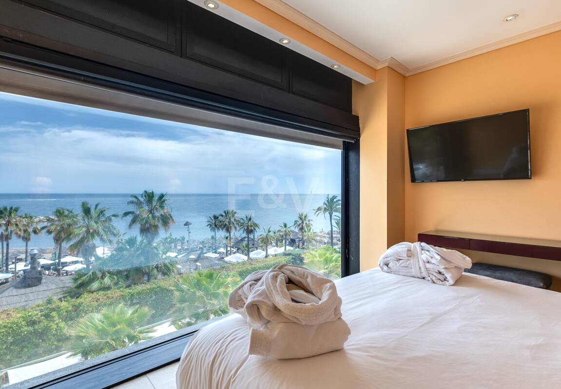 Stor investeringsmöjlighet i Puerto Banús: 2 lyxlägenheter & 1 Penthouse