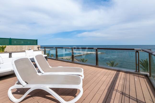 Stor investeringsmöjlighet i Puerto Banús: 2 lyxlägenheter & 1 Penthouse