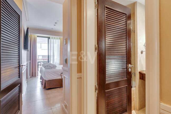 Stor investeringsmöjlighet i Puerto Banús: 2 lyxlägenheter & 1 Penthouse