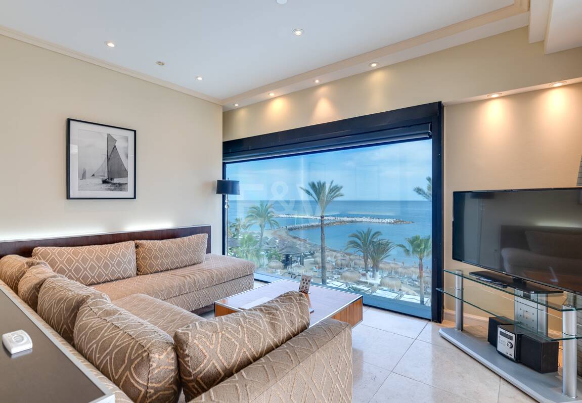 Stor investeringsmöjlighet i Puerto Banús: 2 lyxlägenheter & 1 Penthouse