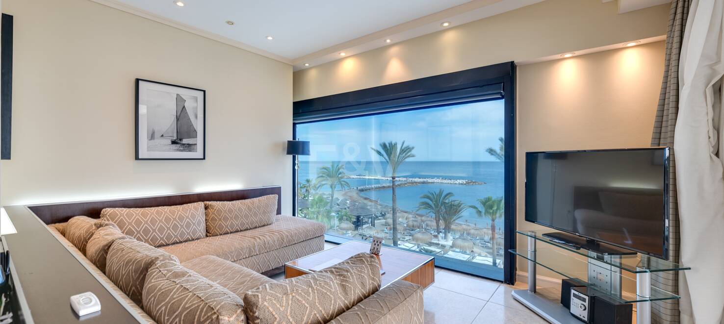 Große Investitionsmöglichkeit in Puerto Banús: 2 Apartments & 1 Penthouse