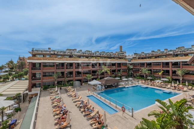 Stor investeringsmöjlighet i Puerto Banús: 2 lyxlägenheter & 1 Penthouse