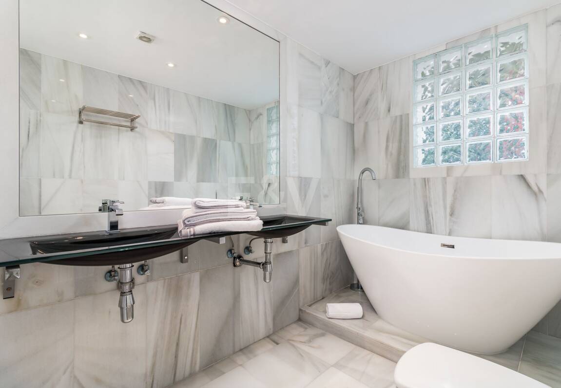 Estilosa casa en Nueva Andalucía