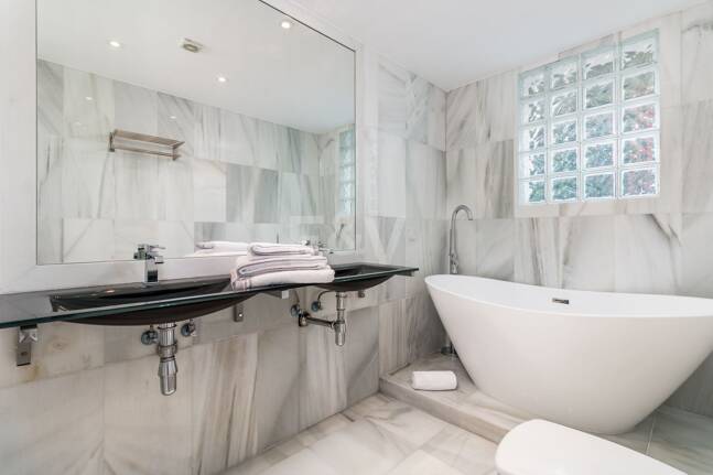 Estilosa casa en Nueva Andalucía