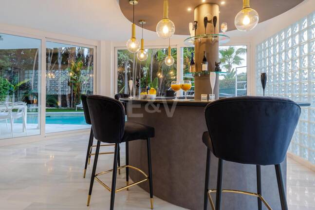 Estilosa casa en Nueva Andalucía