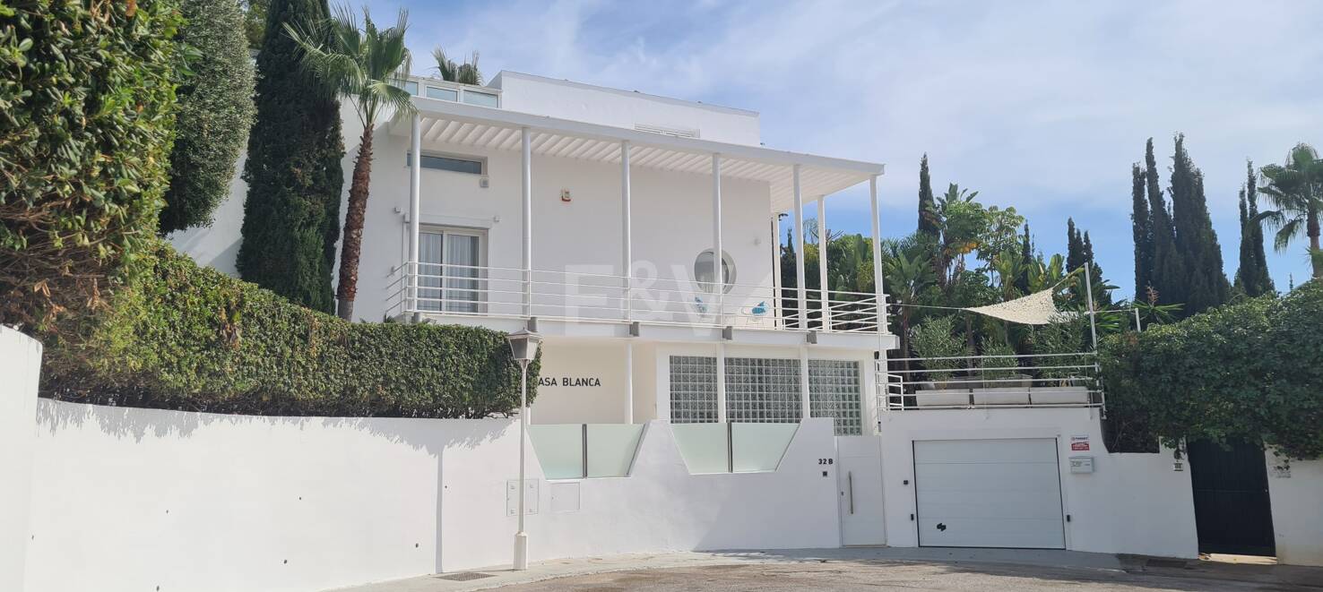 Estilosa casa en Nueva Andalucía