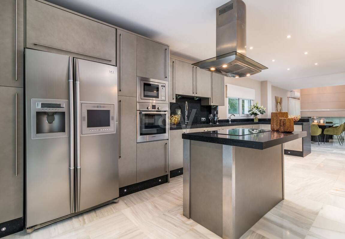 Estilosa casa en Nueva Andalucía