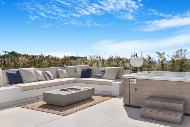 Współczesna willa w Villas del Marqués na Złotej Mili