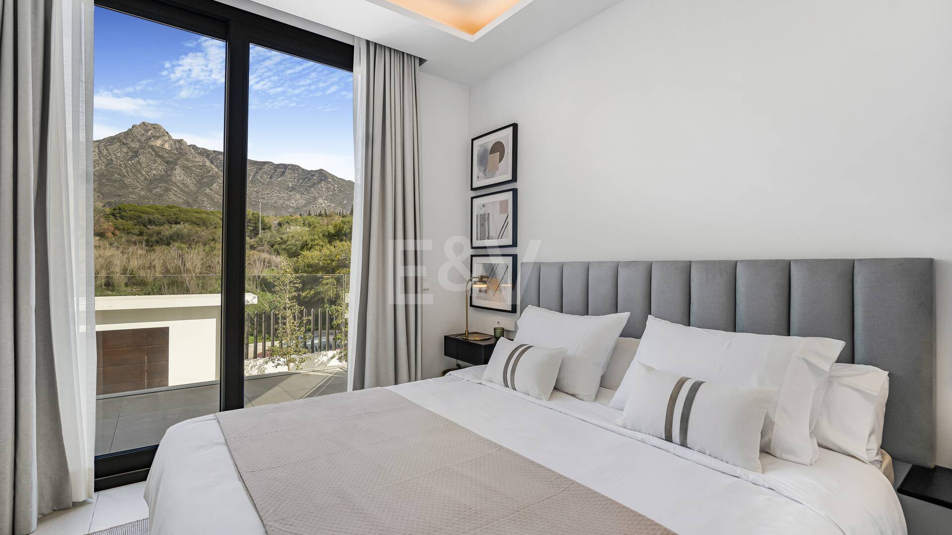 Współczesna willa w Villas del Marqués na Złotej Mili