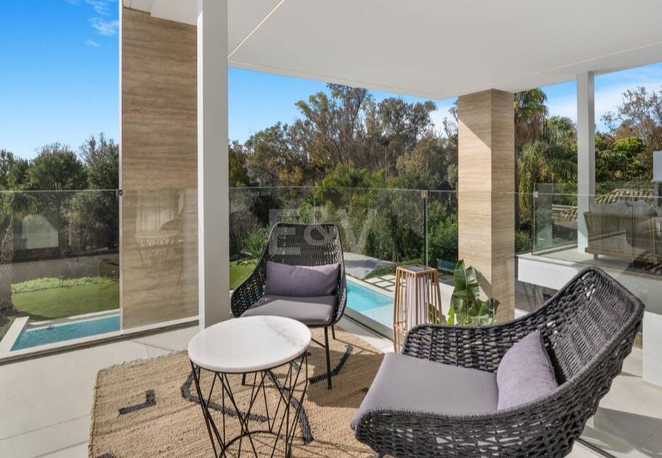 Współczesna willa w Villas del Marqués na Złotej Mili