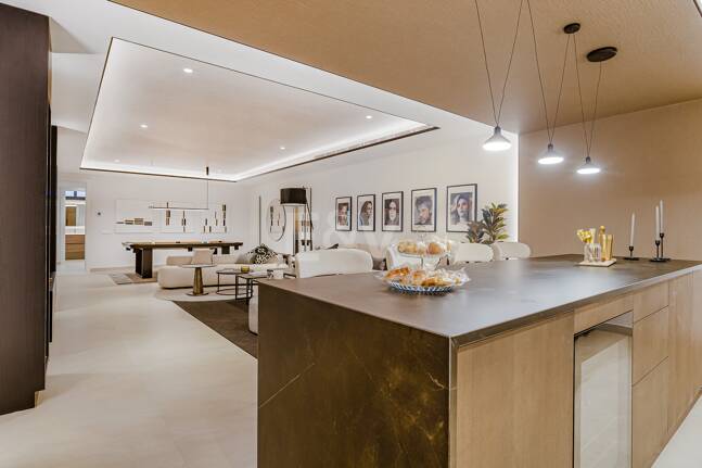 Współczesna willa w Villas del Marqués na Złotej Mili