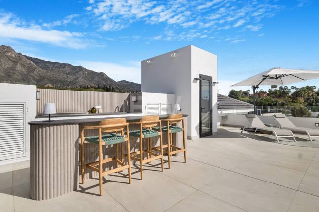 Współczesna willa w Villas del Marqués na Złotej Mili