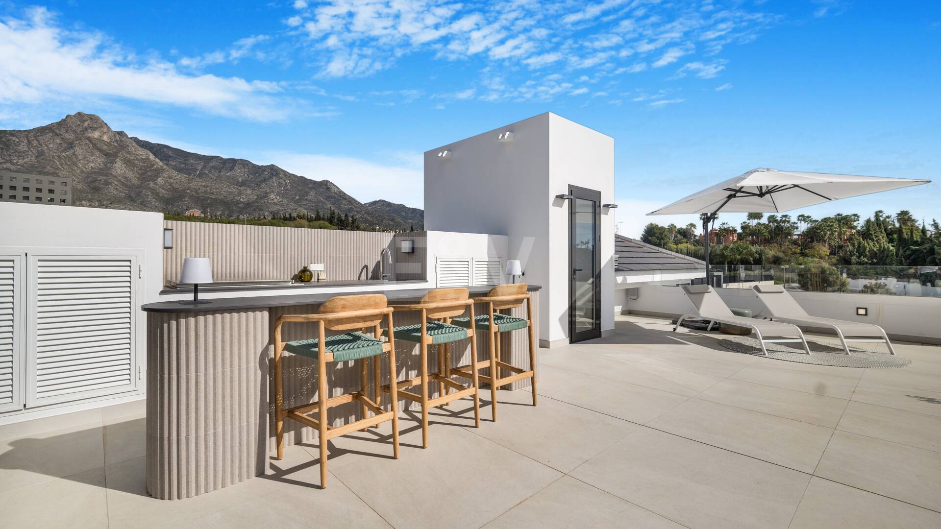 Współczesna willa w Villas del Marqués na Złotej Mili