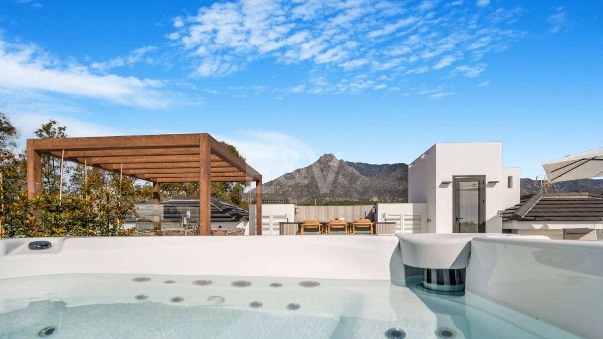 Współczesna willa w Villas del Marqués na Złotej Mili