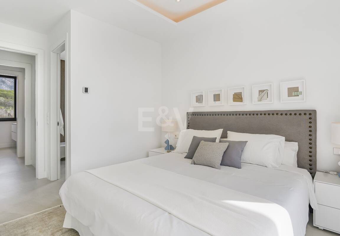 Współczesna willa w Villas del Marqués na Złotej Mili