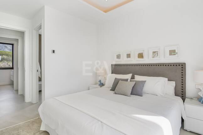 Współczesna willa w Villas del Marqués na Złotej Mili