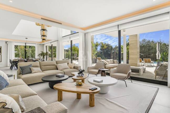 Współczesna willa w Villas del Marqués na Złotej Mili