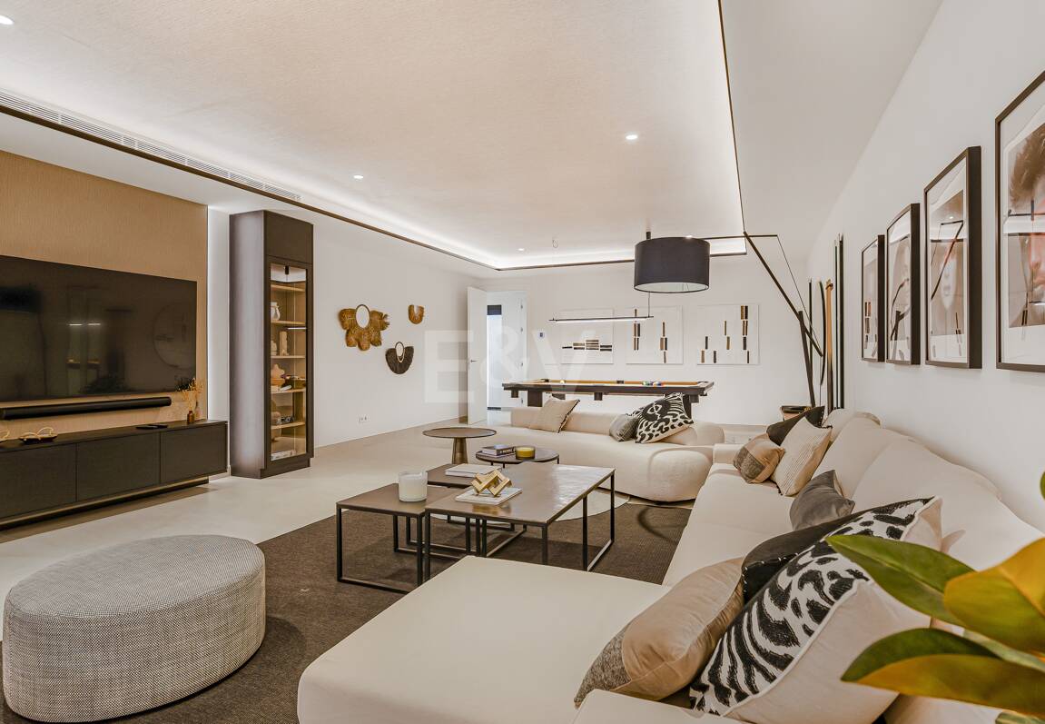 Współczesna willa w Villas del Marqués na Złotej Mili