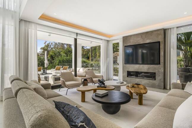 Współczesna willa w Villas del Marqués na Złotej Mili